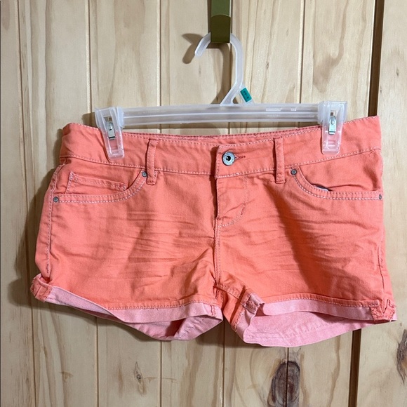 Levis Shorty Shorts Juniors - Picture 1 of 4